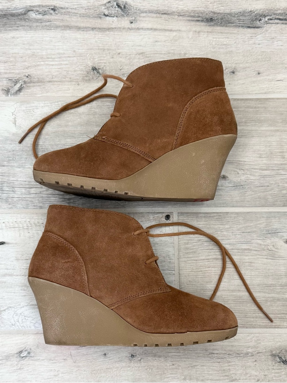 White Mountain Icon Chestnut Suede Wedge Ankle Boots